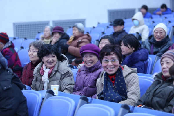 老朋友们见面非常开心  杨天鹏 摄
